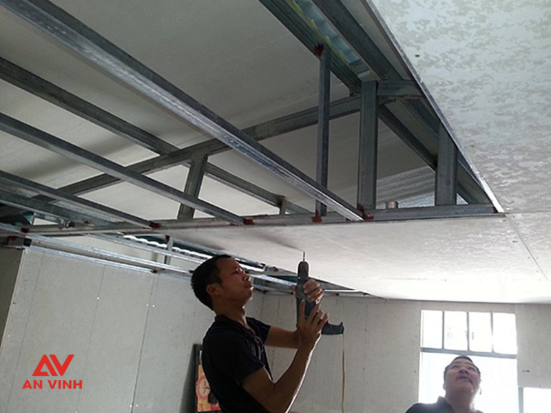 thi-cong-tam-cemboard-4mm